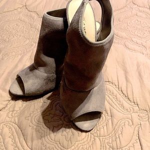 Suede gray Nine West open tow shoes.